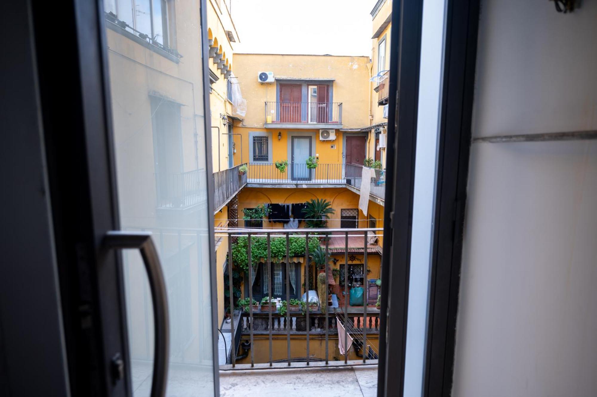 Stay Soft Apartment - Centro Storico Napoli Экстерьер фото